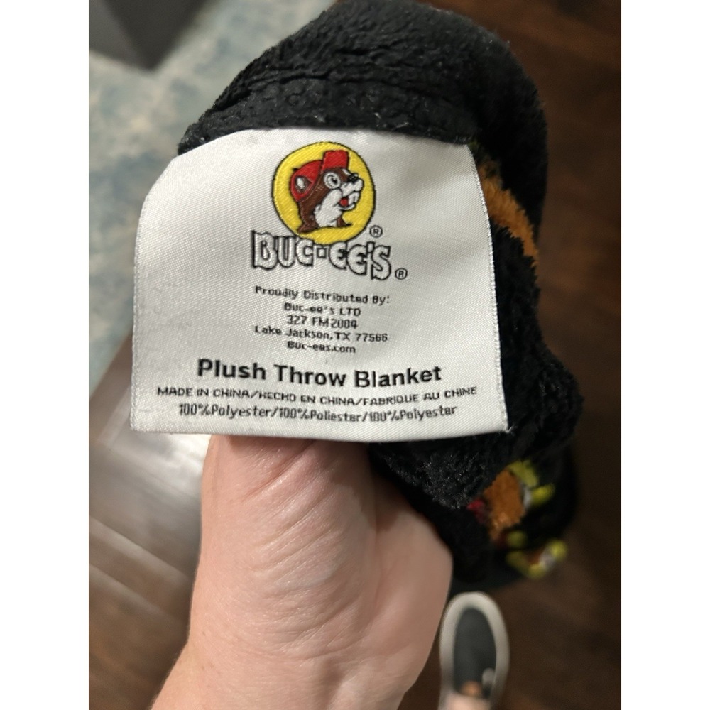 Buc-ee's Blanket Classic Bucees Logo Viral Throw 50"x70" Black Super Soft - Picture 2 of 3